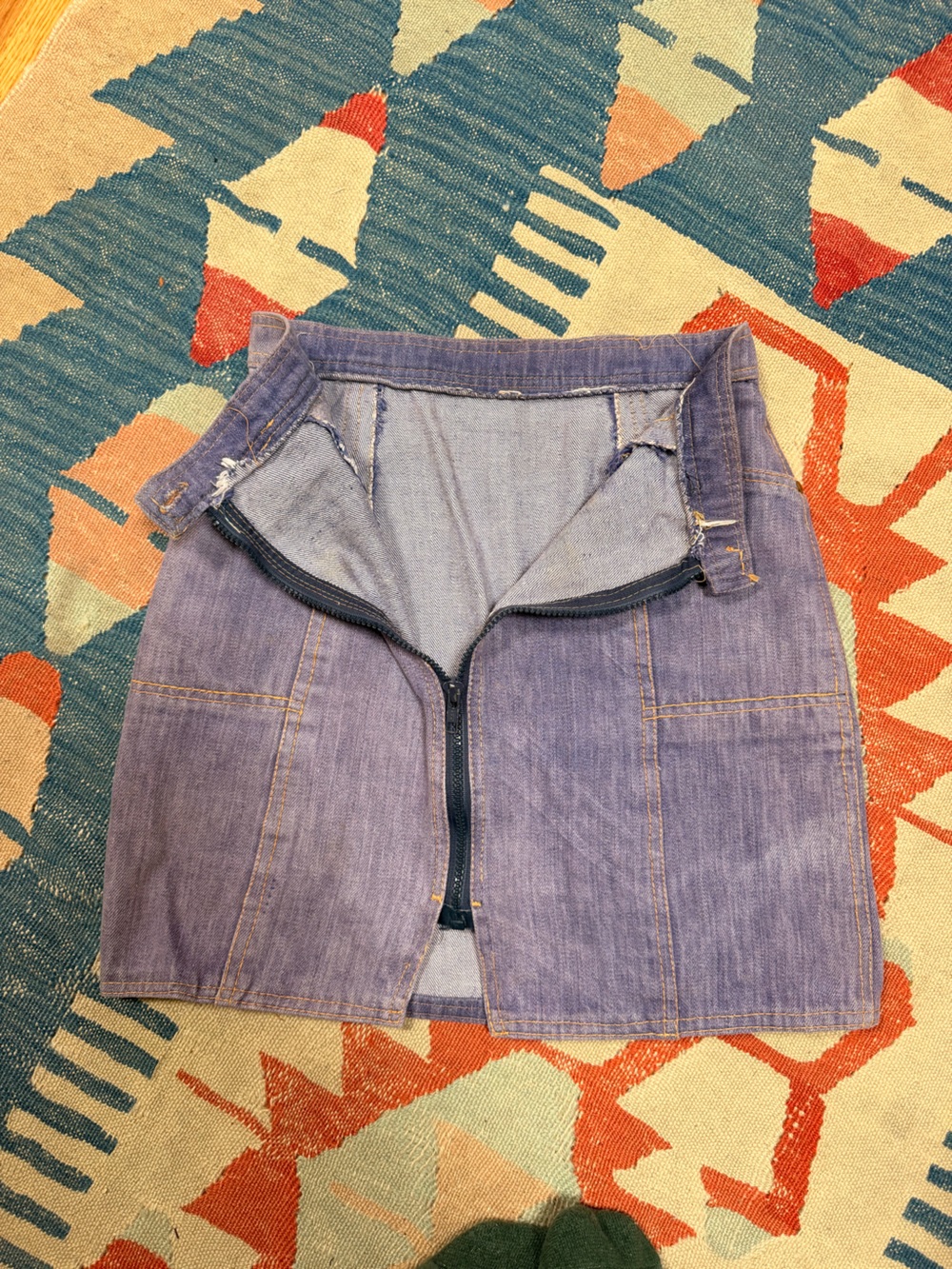 1970s Vintage Lavender Denim Mini Skirt with Front Zipper - Picture 3 of 5